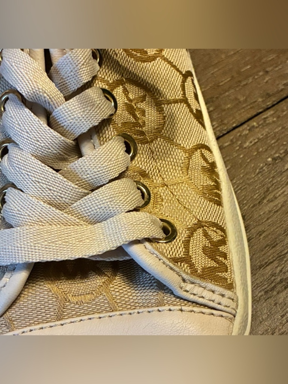Michael Kors MK City Sneakers Vanilla Monogram 6.5 Designer Lace-Up Tennis Shoes - Picture 4 of 7